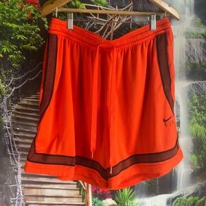 Nike Dri-FIT Fly Crossover
Womens Basketball Elastic Waist
Shorts Orange XL
